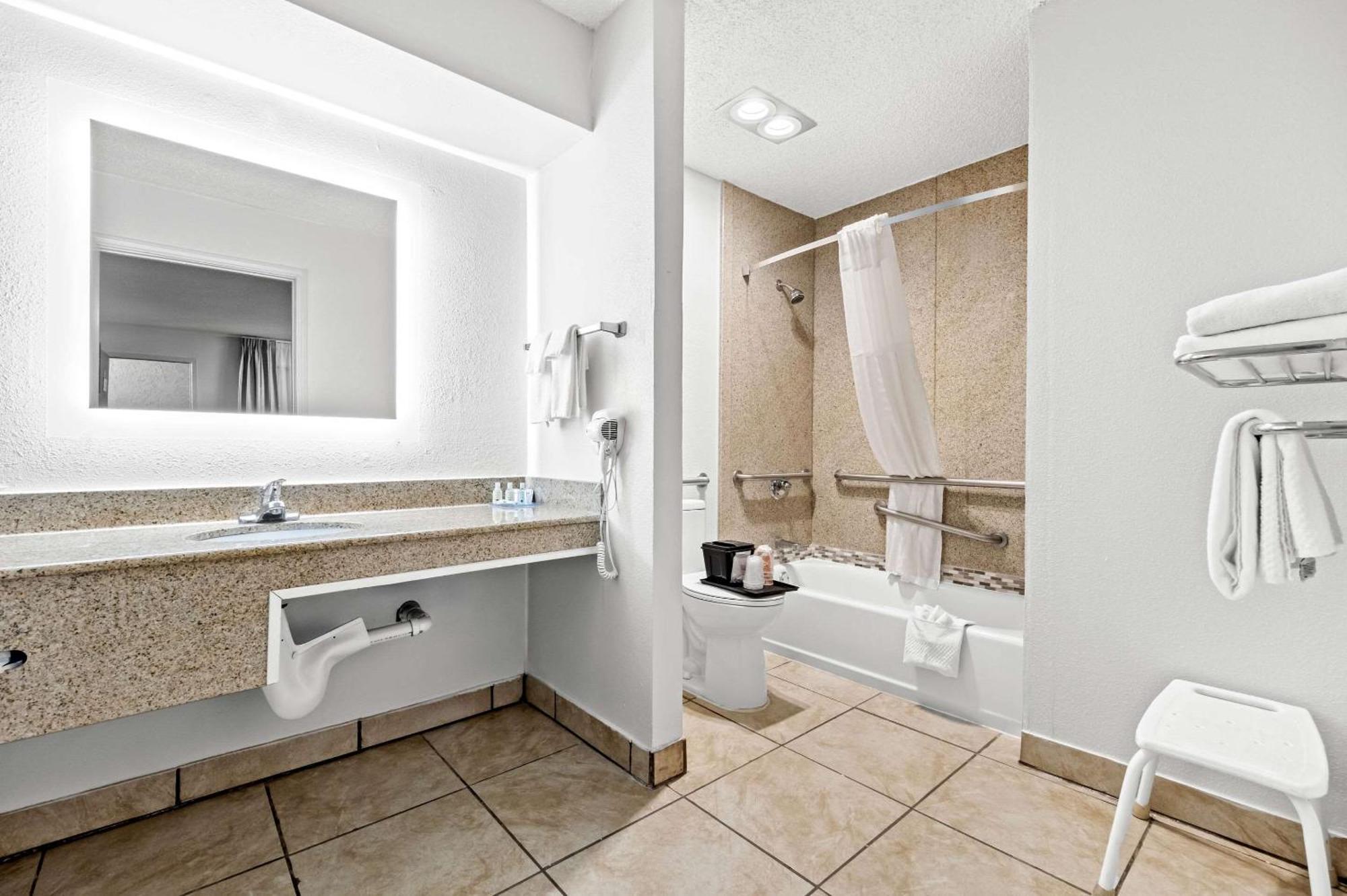 Quality Inn Plainview Exteriör bild