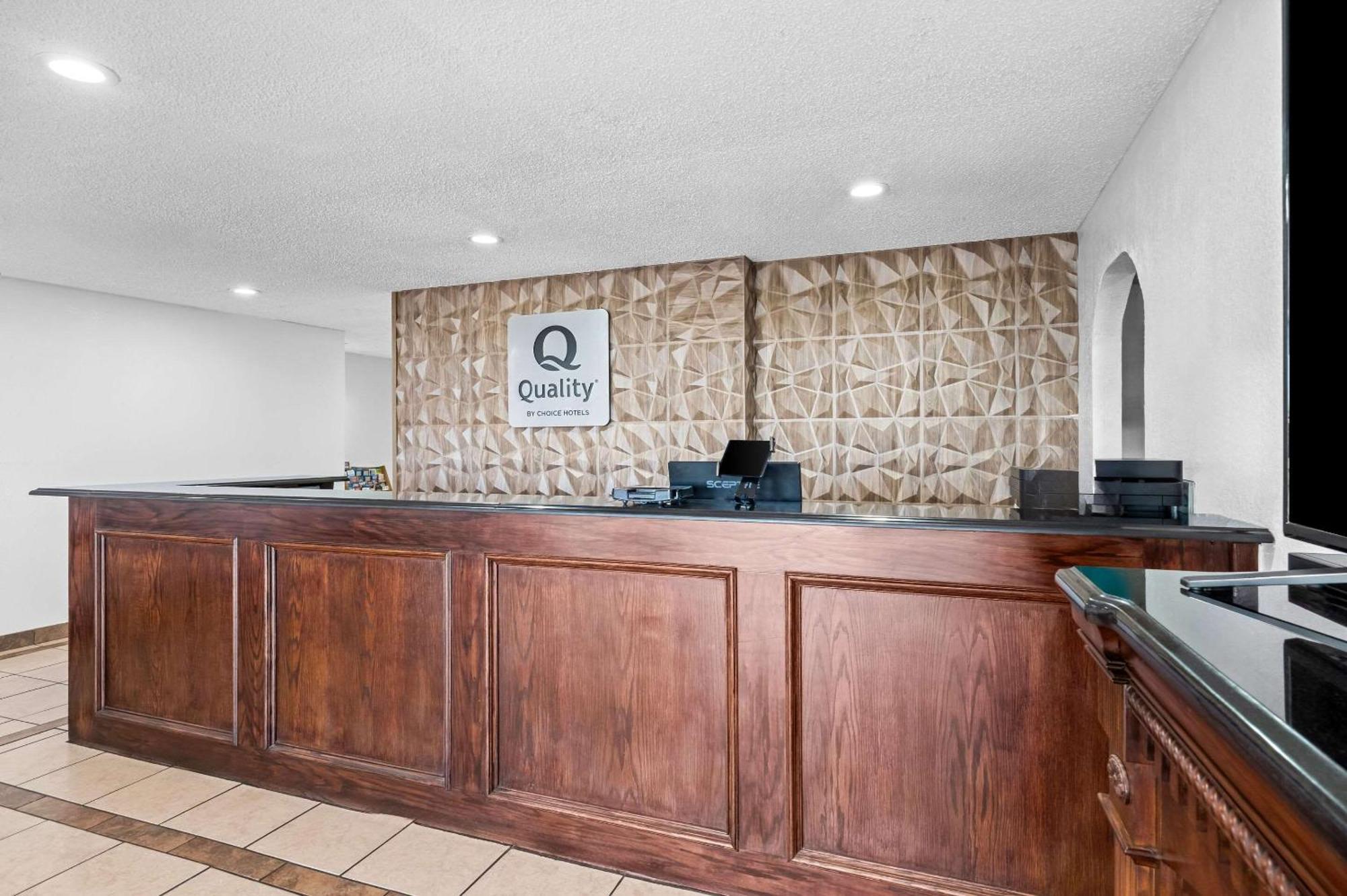 Quality Inn Plainview Exteriör bild