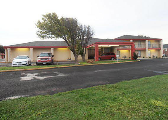 Quality Inn Plainview Exteriör bild